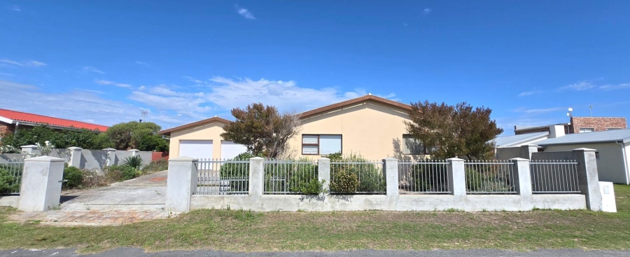 3 Bedroom Property for Sale in Franskraal Western Cape